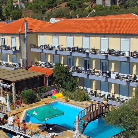 Pebble Beach Hotel Plomari Eksteriør bilde