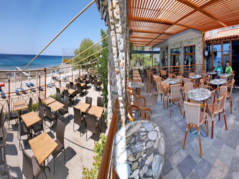 Pebble Beach Hotel Plomari Eksteriør bilde