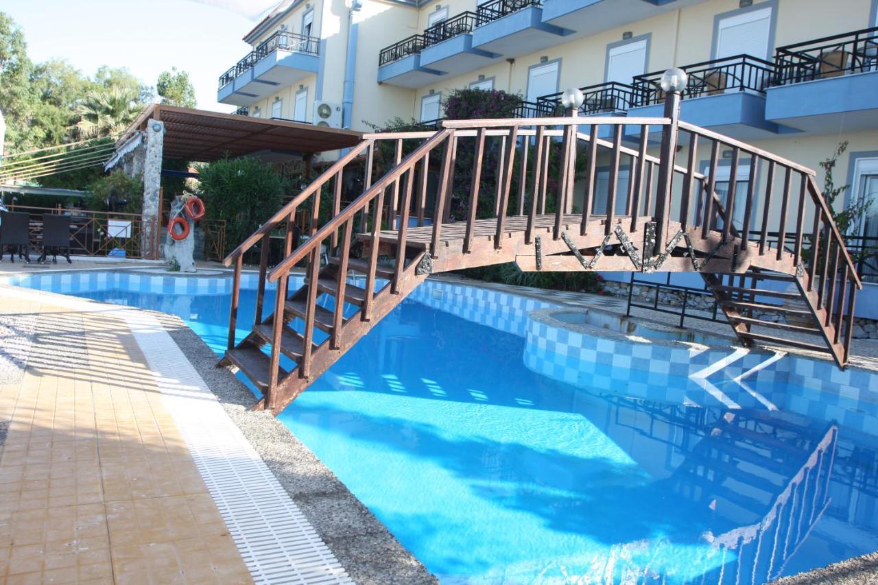 Pebble Beach Hotel Plomari Eksteriør bilde