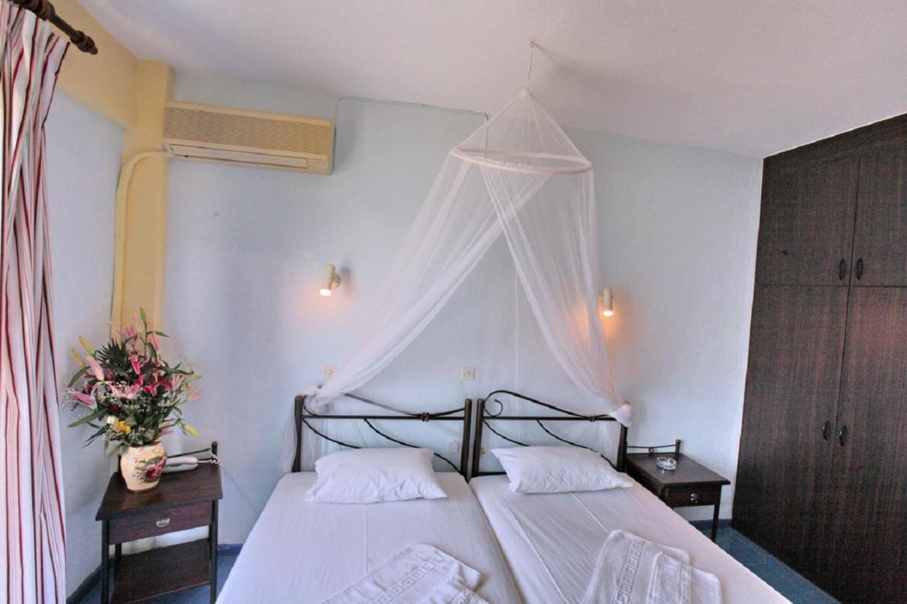 Pebble Beach Hotel Plomari Eksteriør bilde